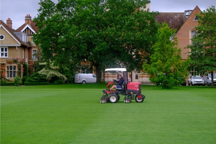 A Toro Reelmaster 3555-D on the Radley College grounds.