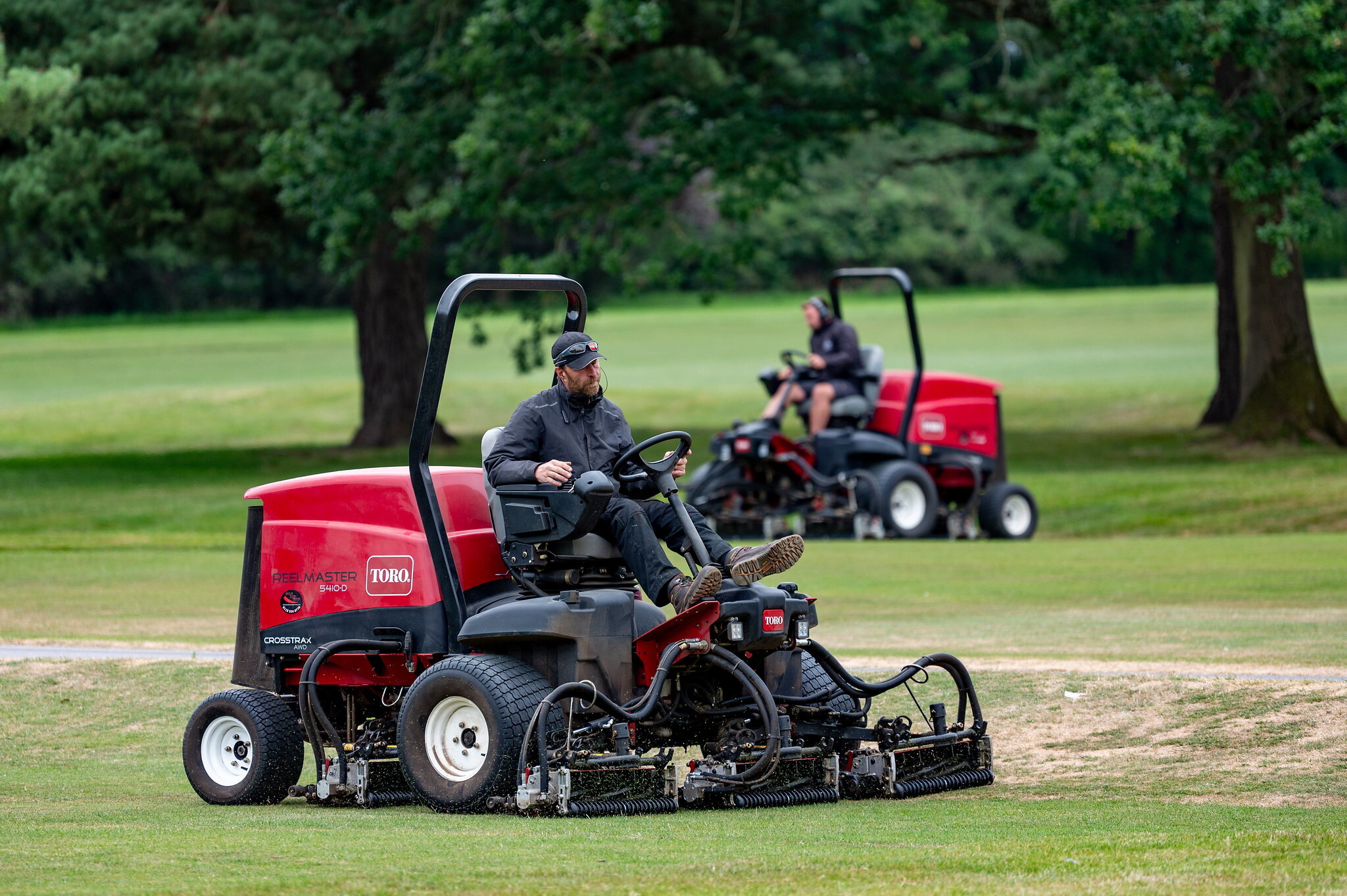 Toro machinery in action at Calcot